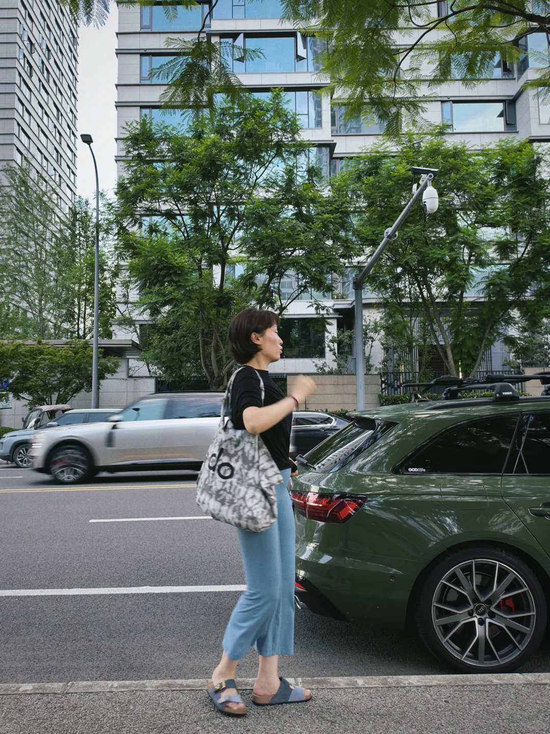 这几年穿瑜伽裤最大的快乐：先请柔软对自己