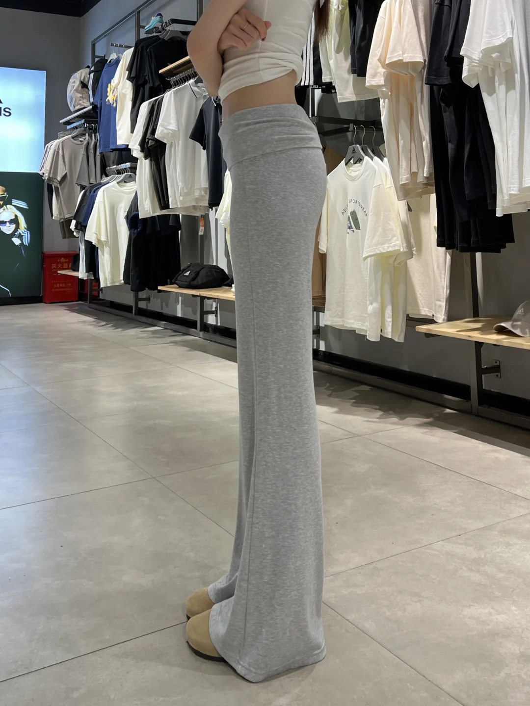 lulu平替微喇裤50➕?极限三选一好纠结?