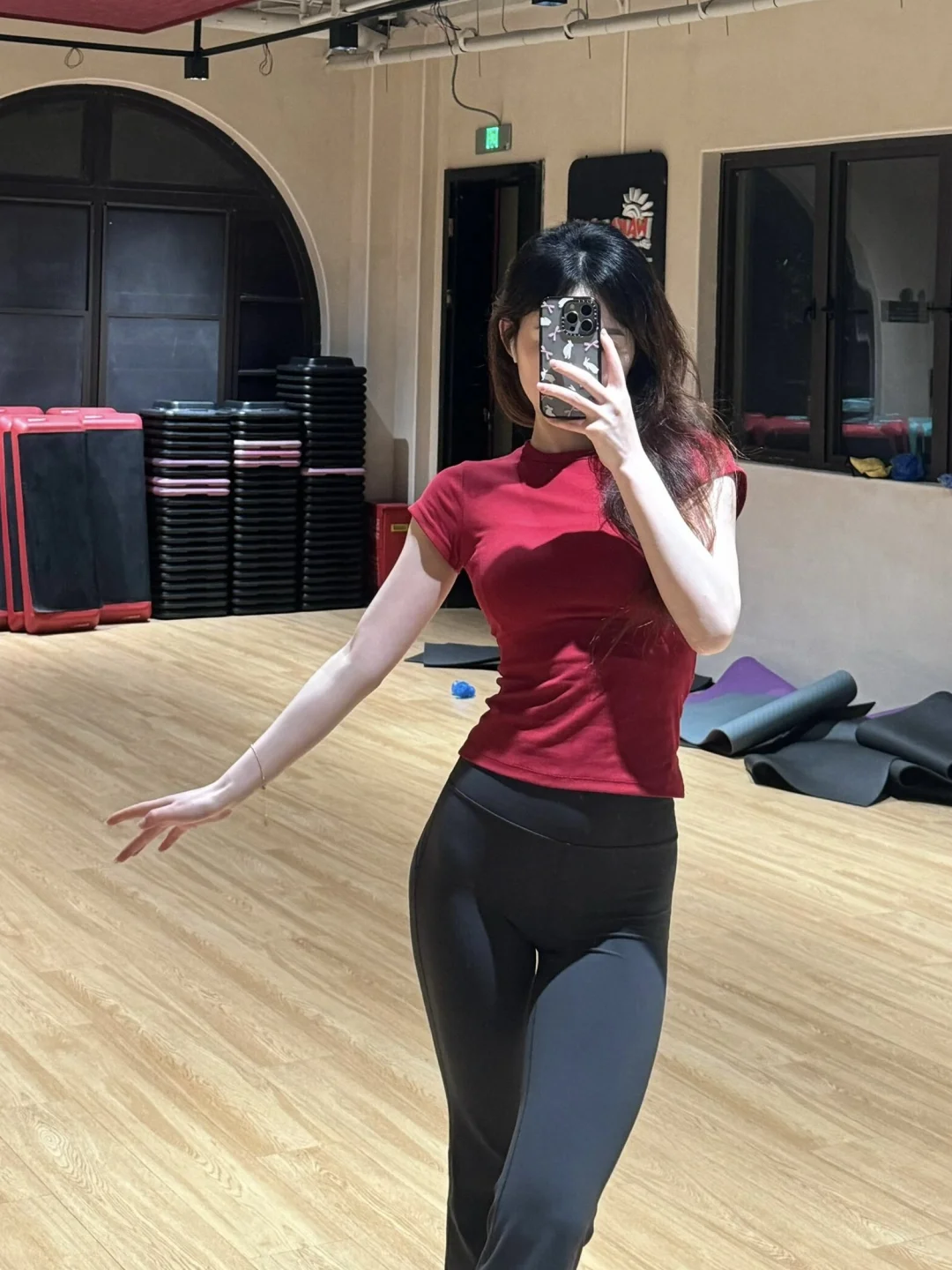 妈ye！！这就是我疯狂在找的微喇瑜伽裤‼️