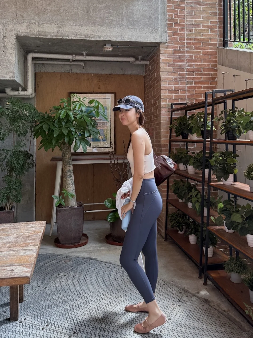 现在是逛街也算老派约会的时代