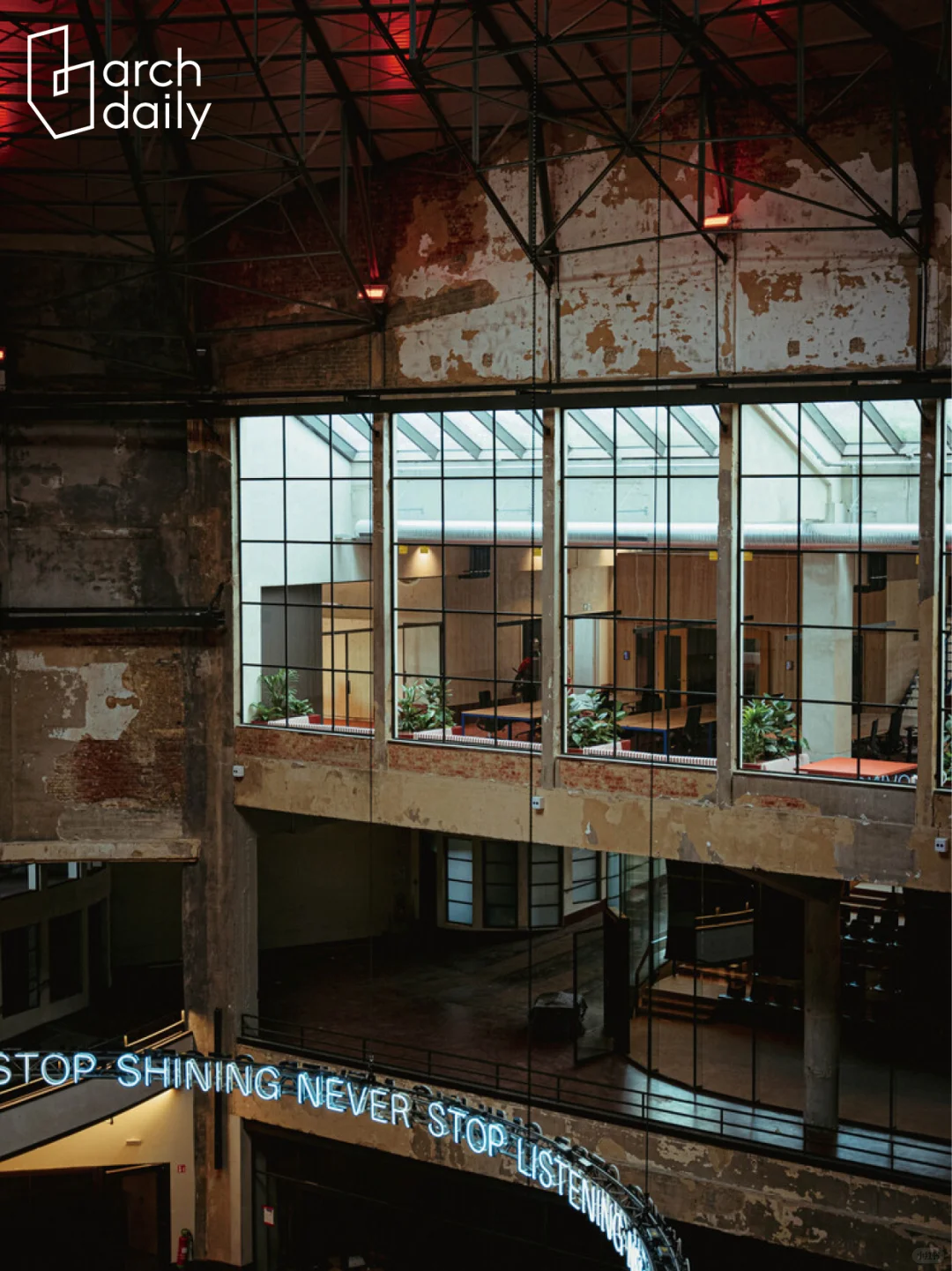 真·牛马?就来“马戏团”里办公