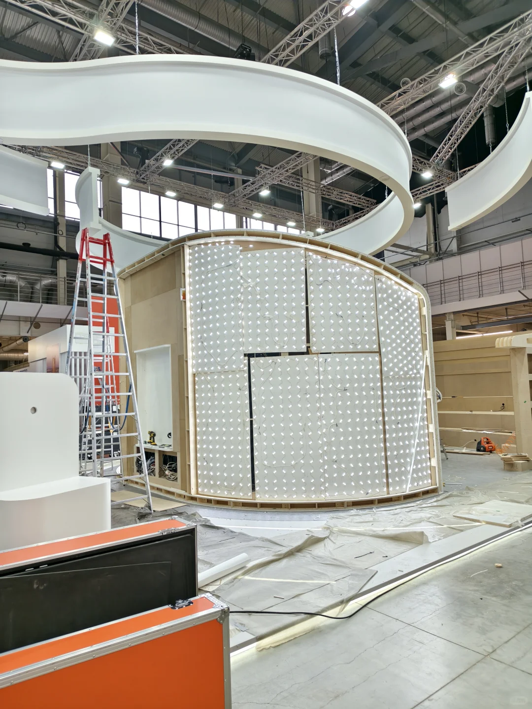 叶卡捷琳堡工业展装修进入收尾阶段！