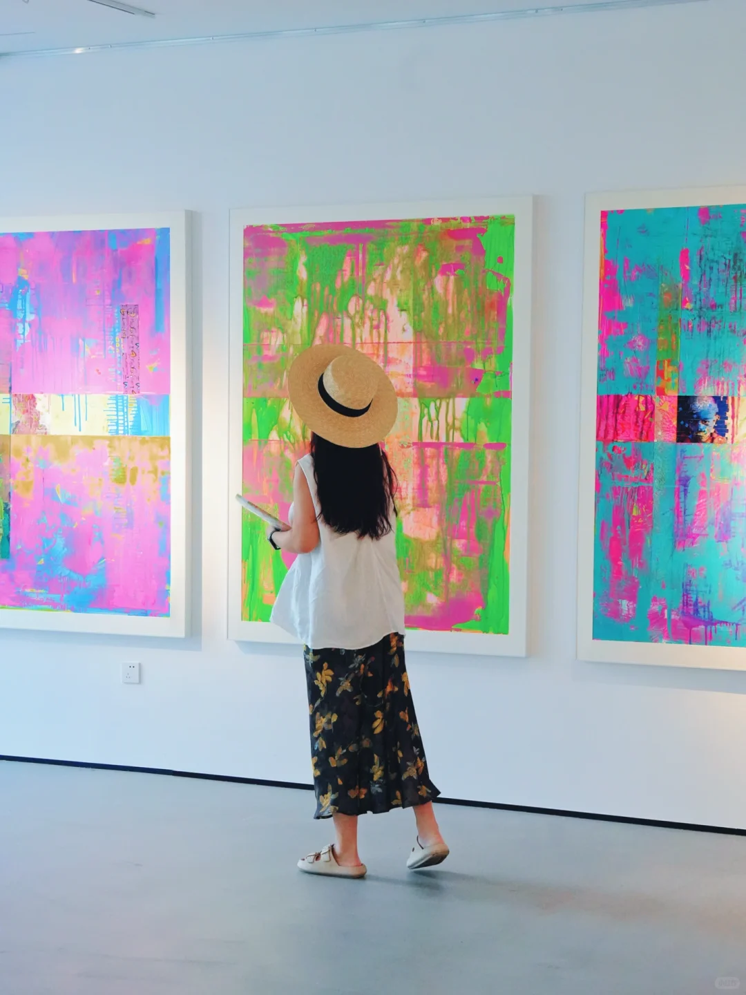 给我冲！观众亲手拆画⁉️杭州必看梦境画展?