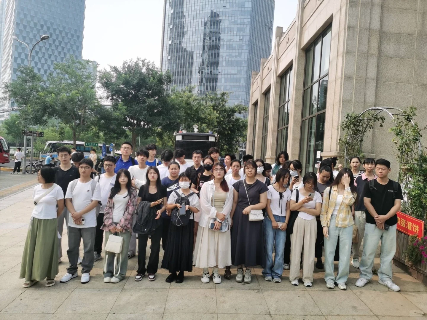 深圳会务公司-展会志愿者-派发传单-活