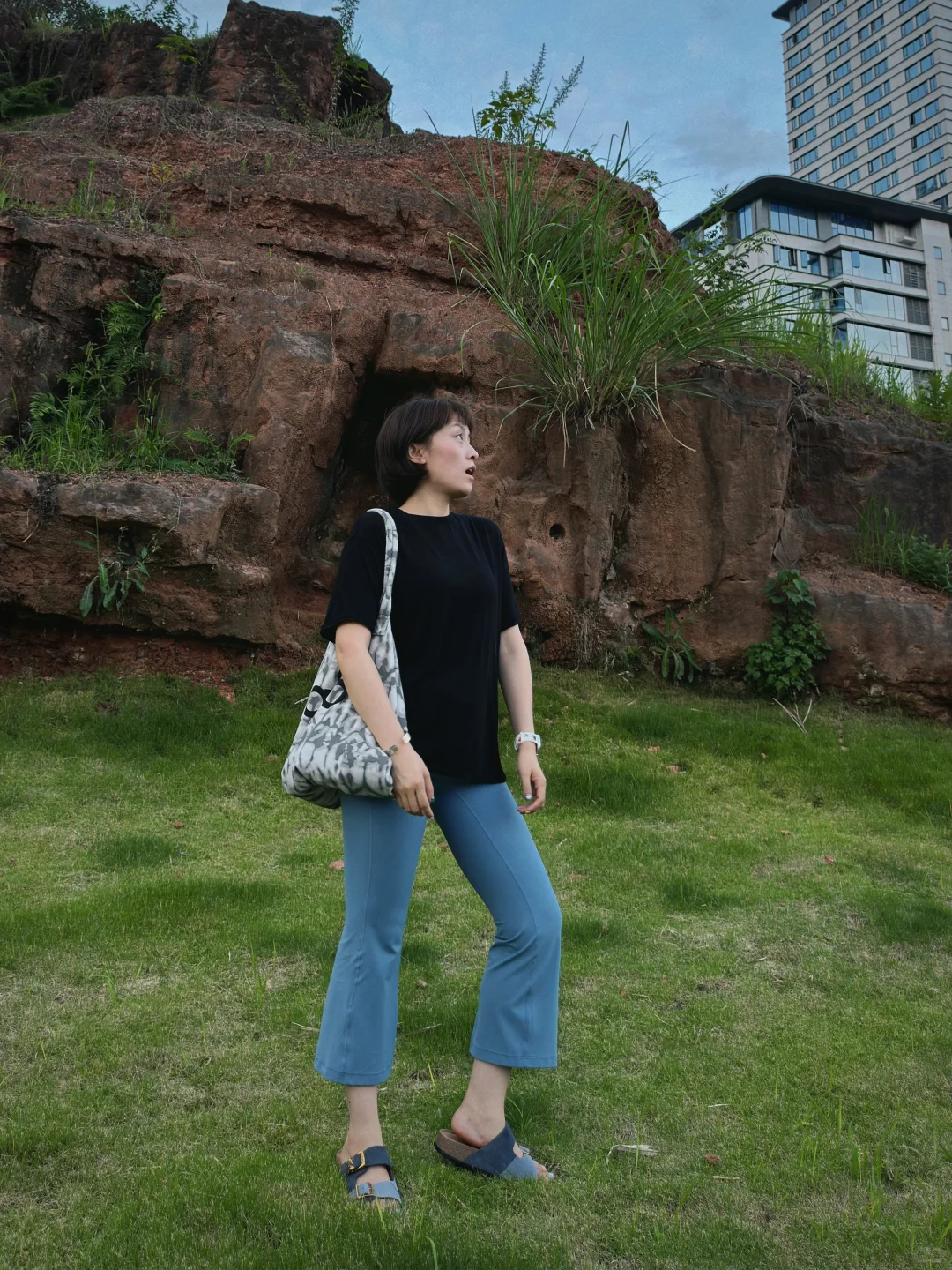 这几年穿瑜伽裤最大的快乐：先请柔软对自己