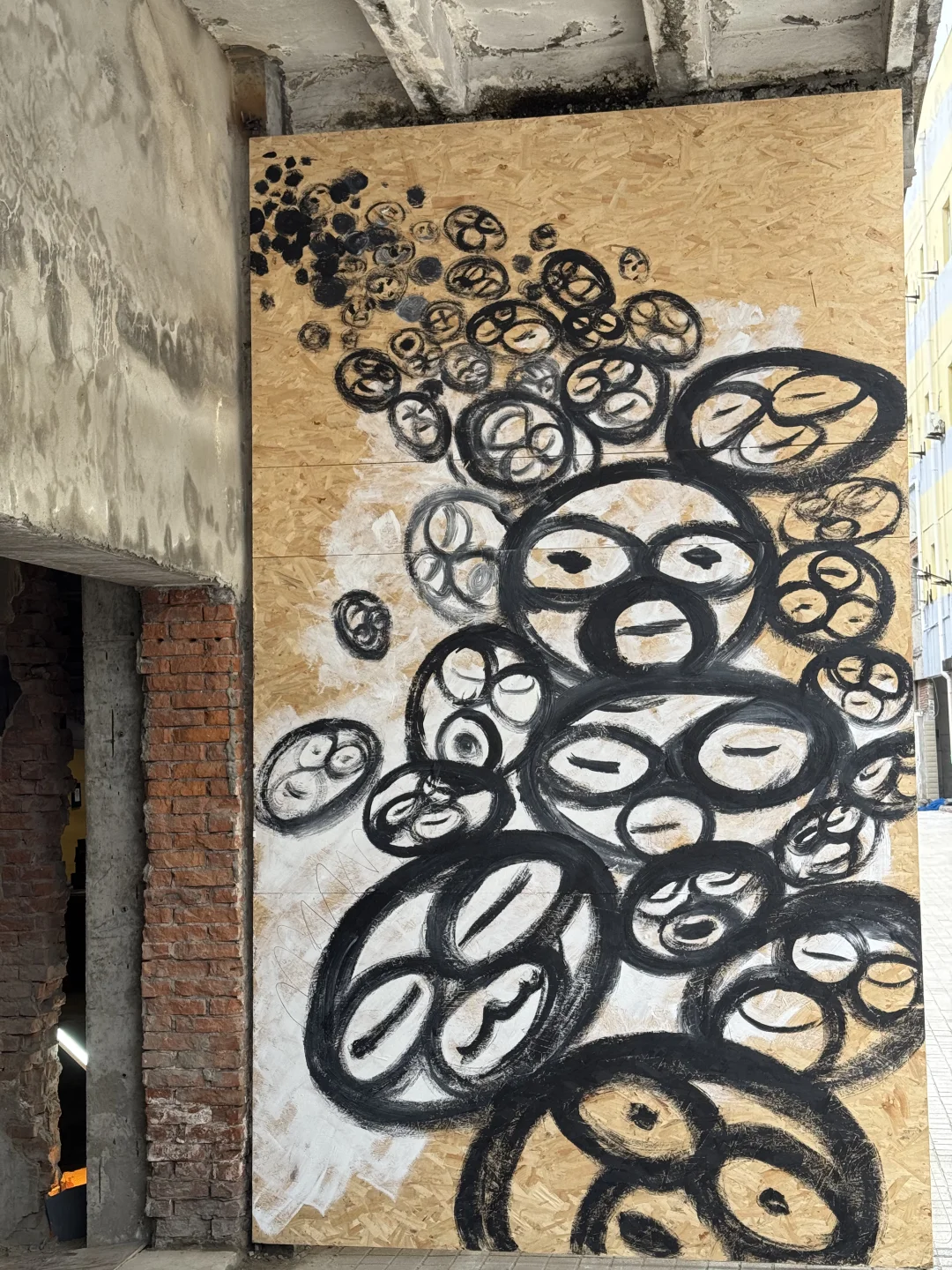 嘴脸-实验现场?南通工厂废墟风新展