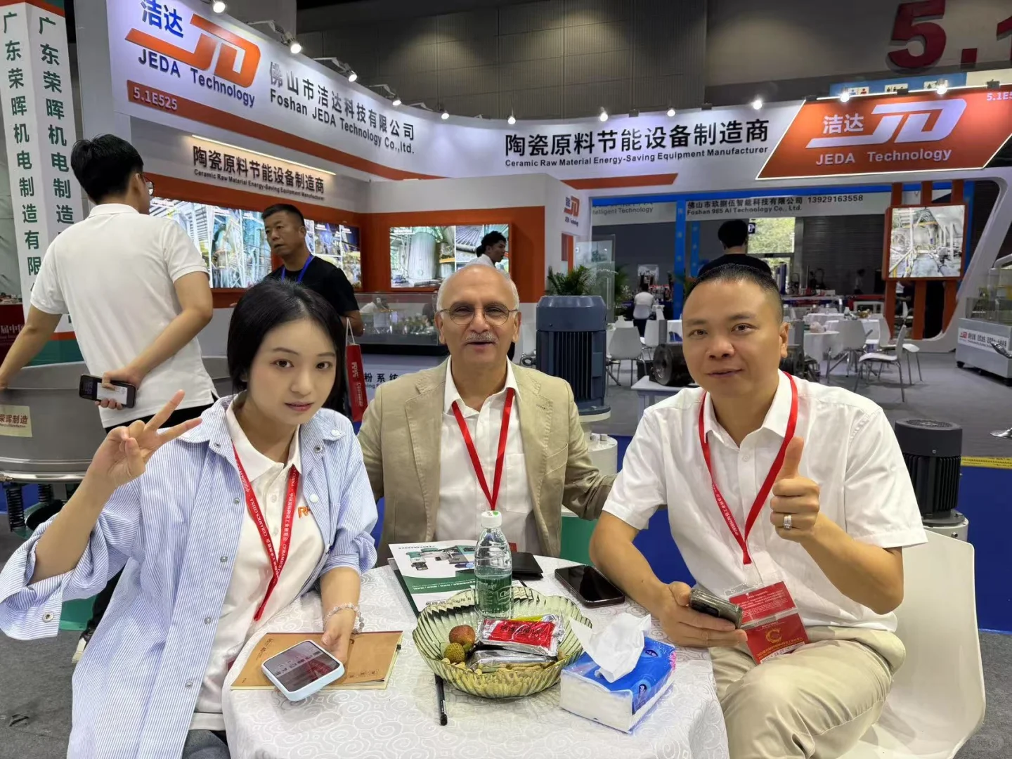 国际陶瓷工业展干货！除铁机&搅拌机厂家翻译