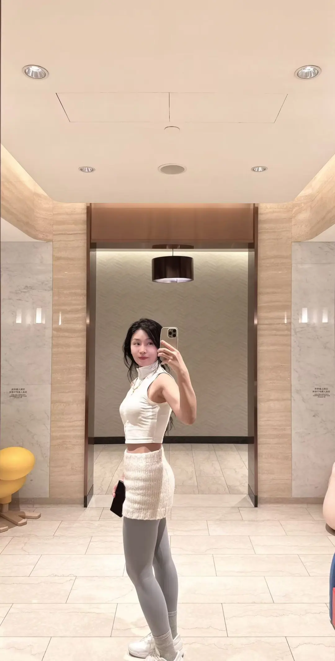 这应该算是微胖吧，所以出门总是爱穿瑜伽裤