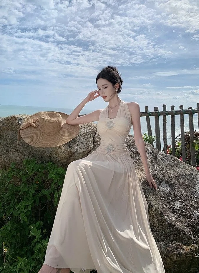 女装批发?自挑一套带走?️包油 ！海边穿搭~