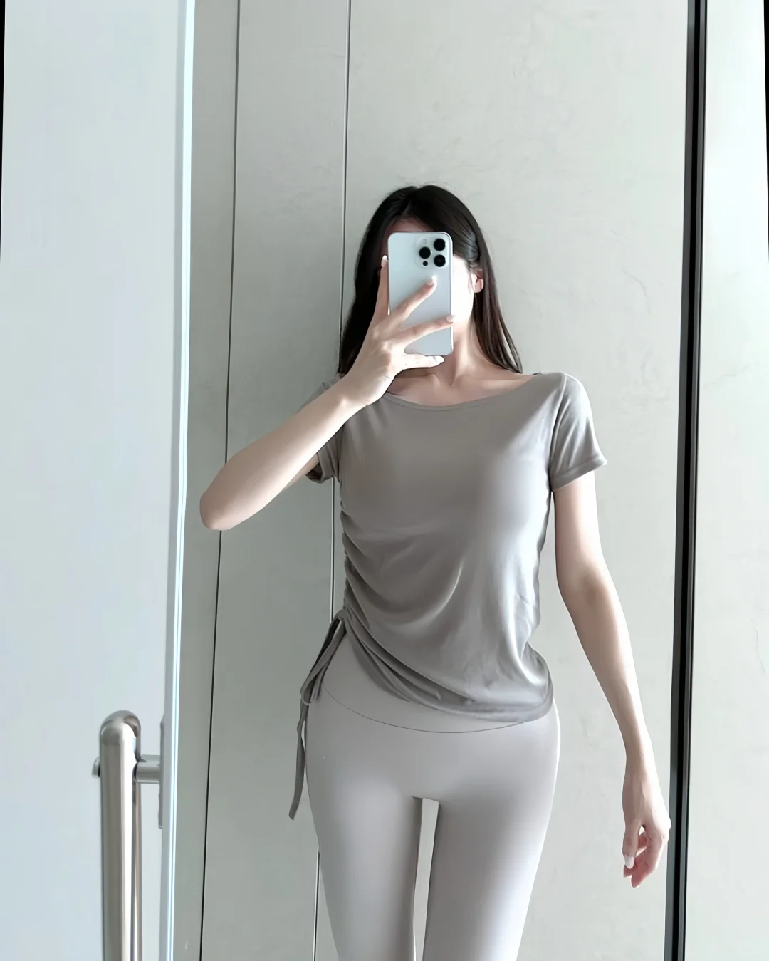 不要对穿瑜伽裤的女生有这么大敌意行不行！