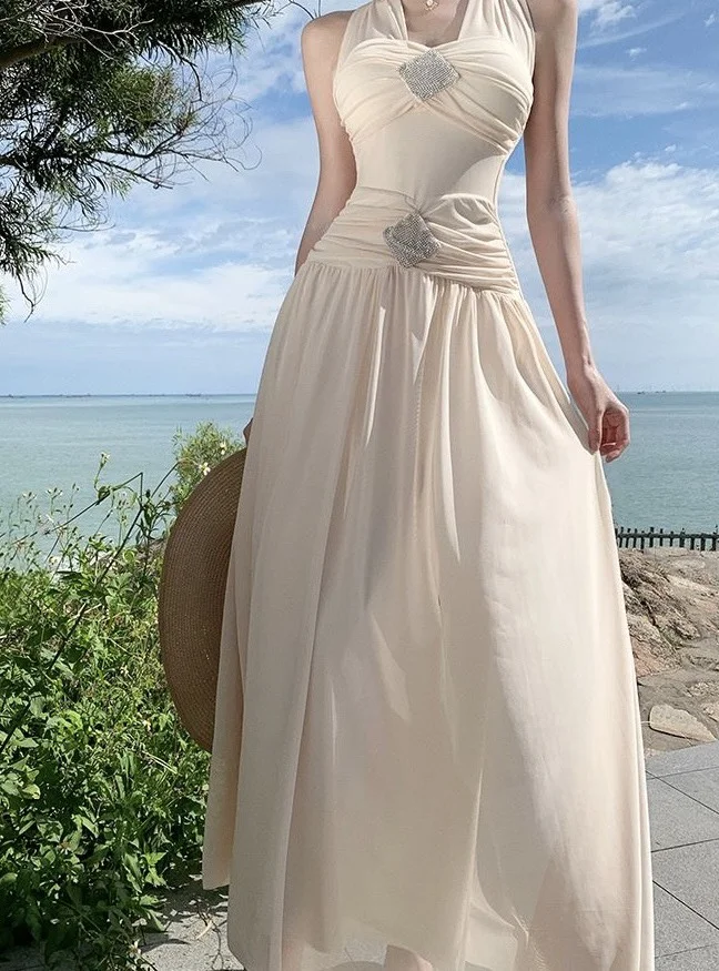 女装批发?自挑一套带走?️包油 ！海边穿搭~
