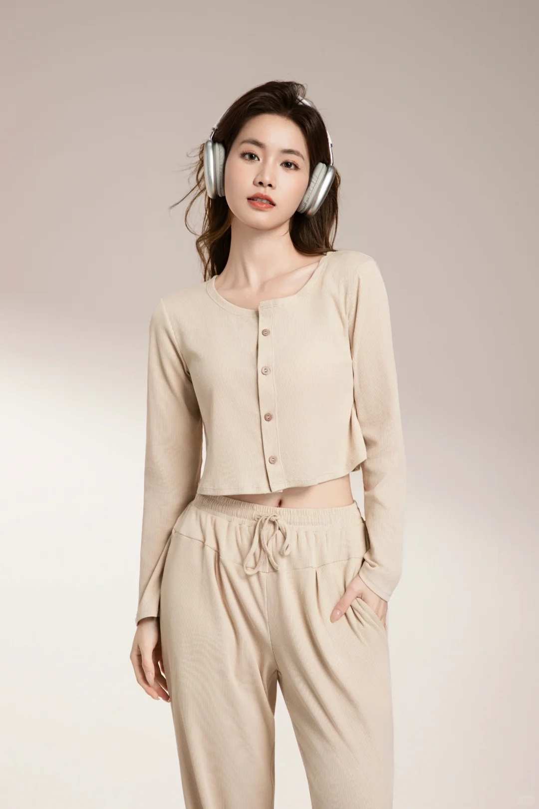 甜酷出街！运动服也能当辣妹装?
