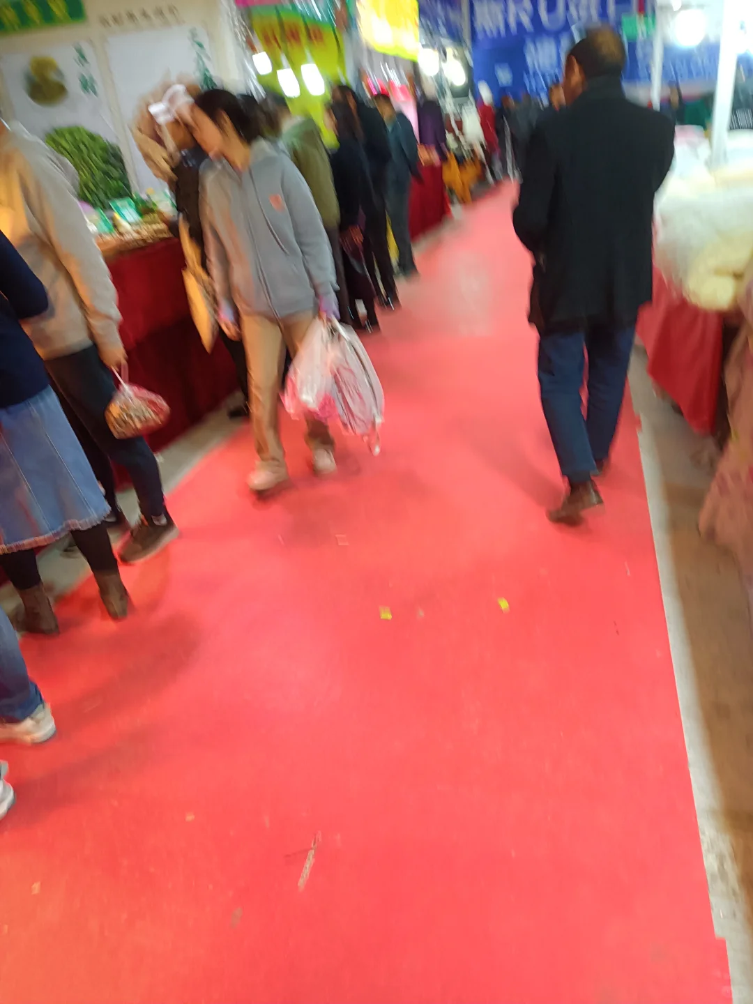 中俄商品展上卖石斛的骗局