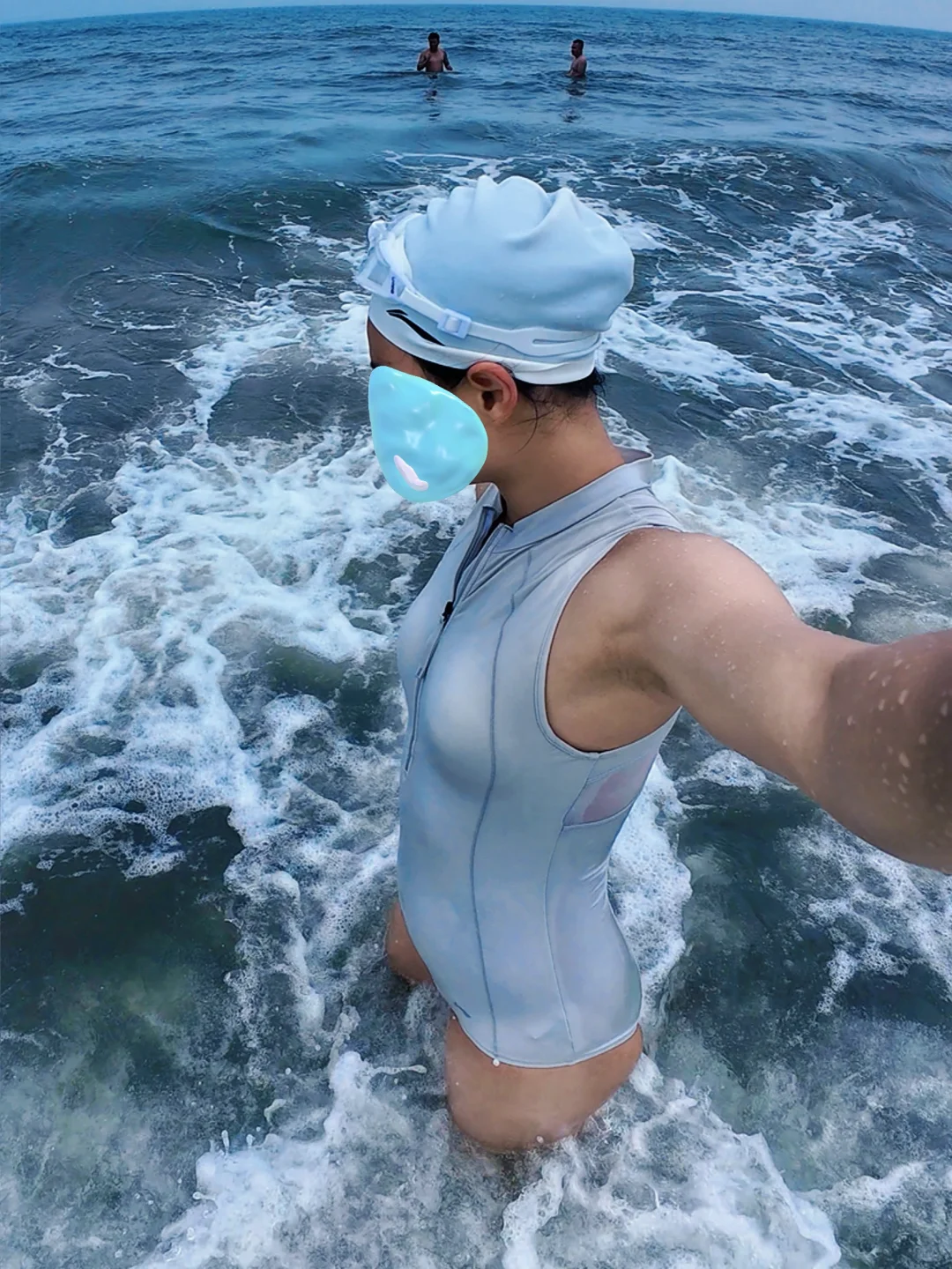 在海里游泳真的很舒服?