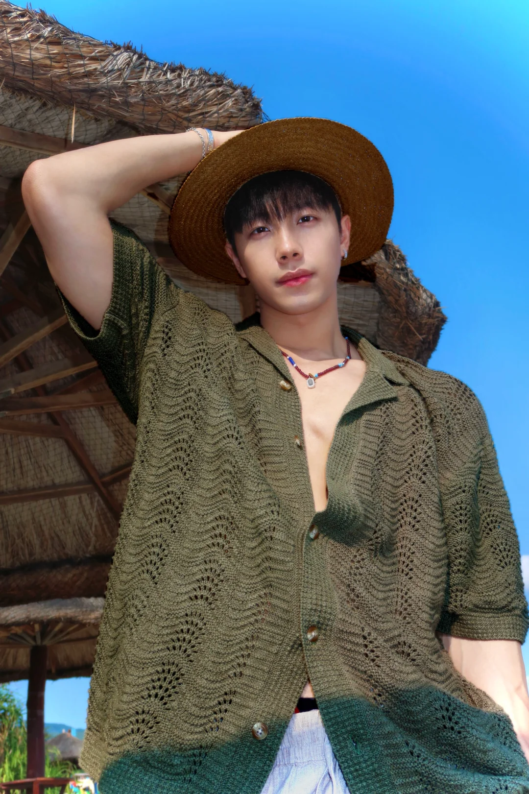 阳光☀️沙滩?️海?（存一些男生海边拍照姿势