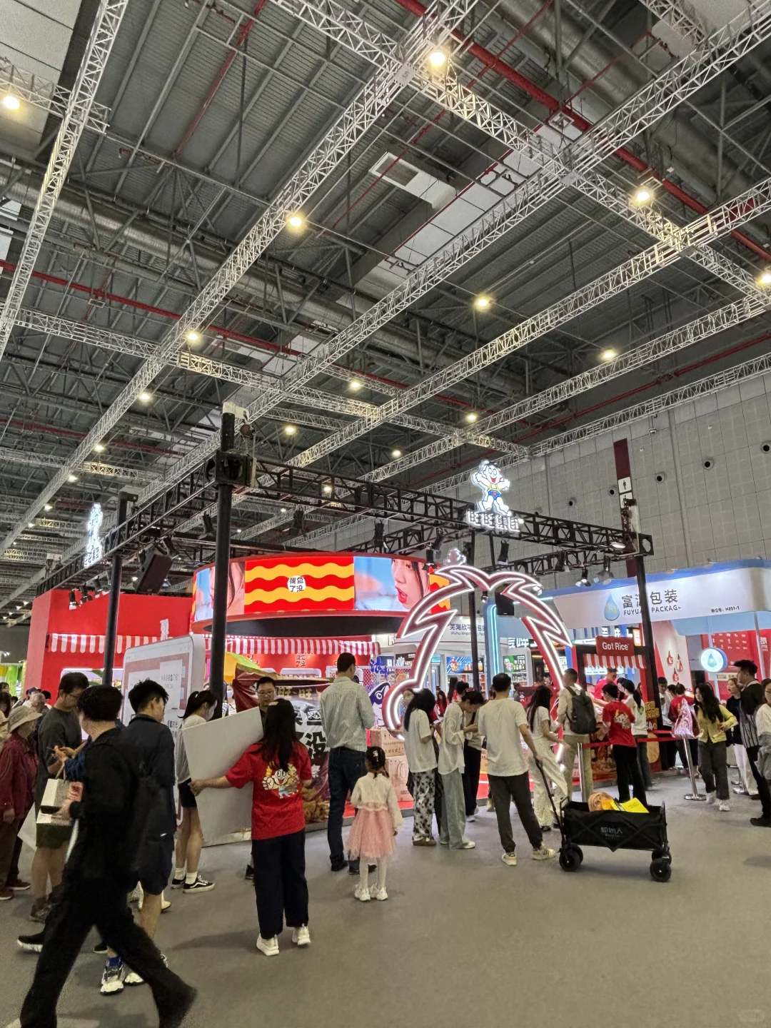 吃货勇闯上海食品展！今天是256G的胃！?
