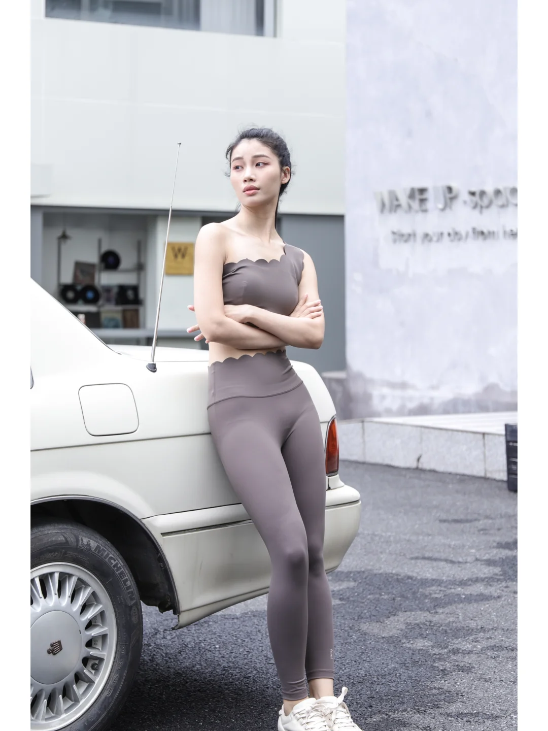这套高级灰的瑜伽服美到心包上了！