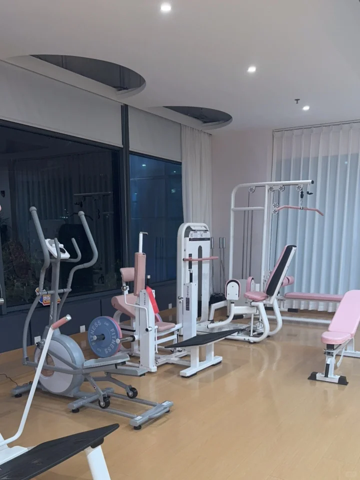 谁懂baby蓝瑜伽服套装含金量啊…