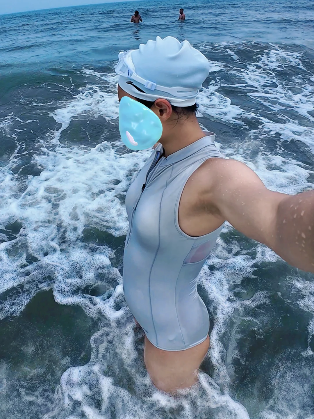在海里游泳真的很舒服?