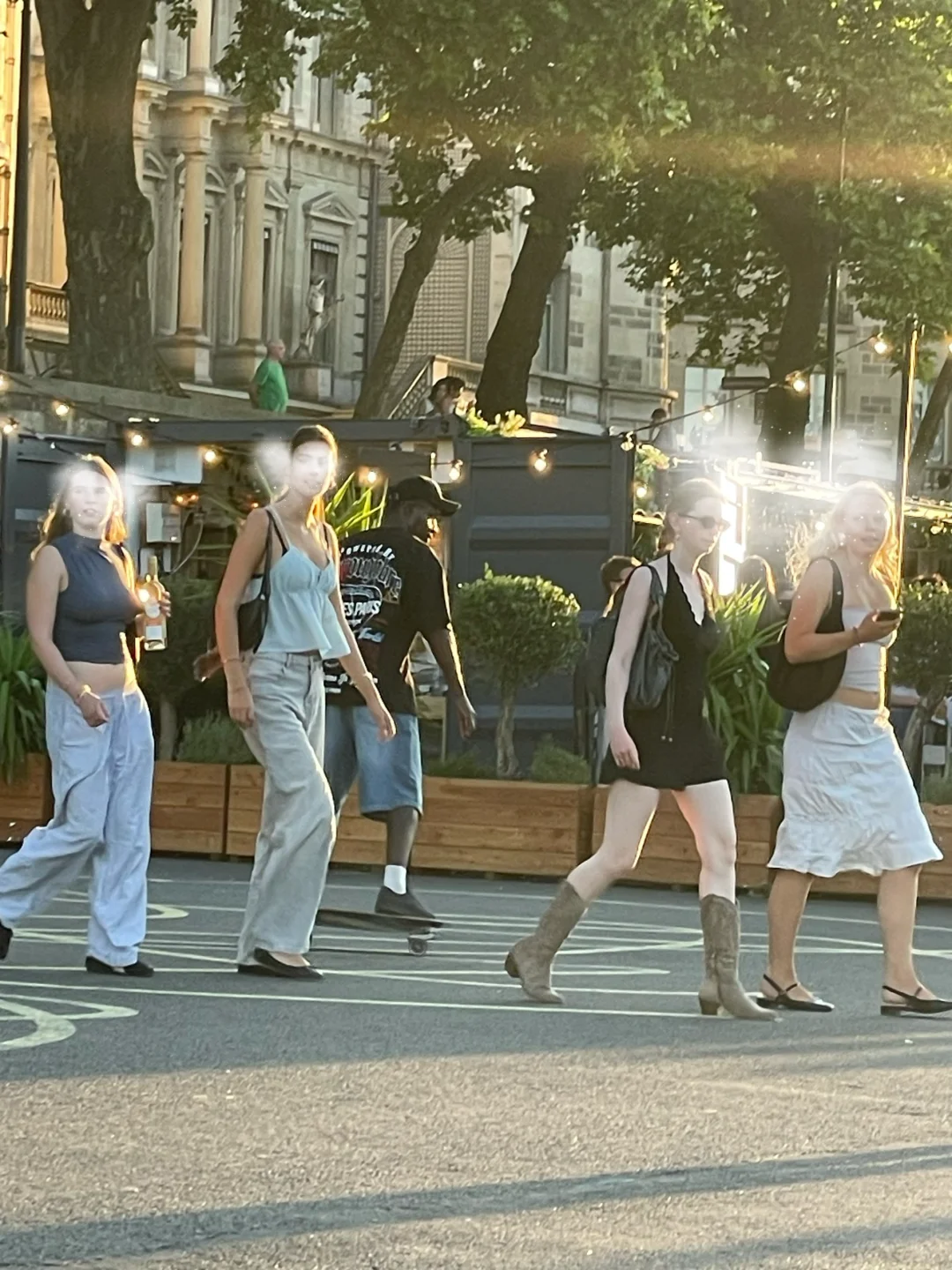 看法国女孩穿衣 告别身材焦虑