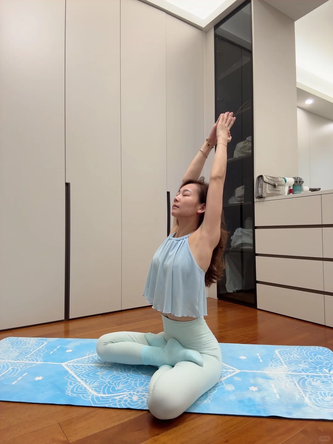 瑜伽服穿搭——今天是蓝色心情???