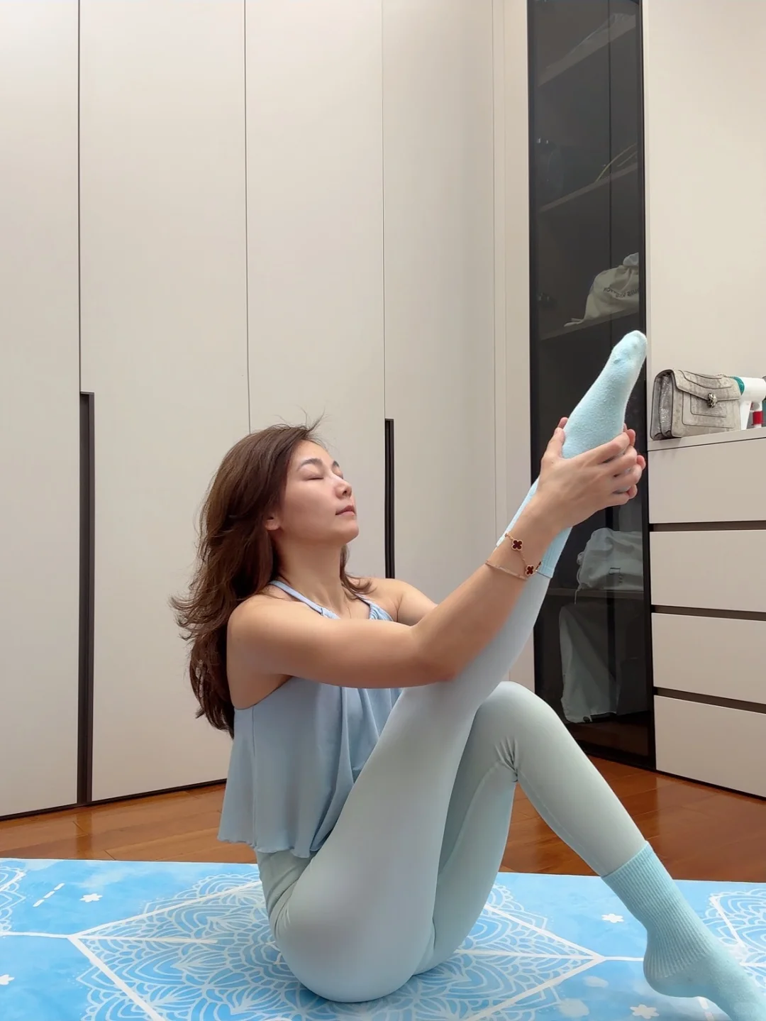 瑜伽服穿搭——今天是蓝色心情???