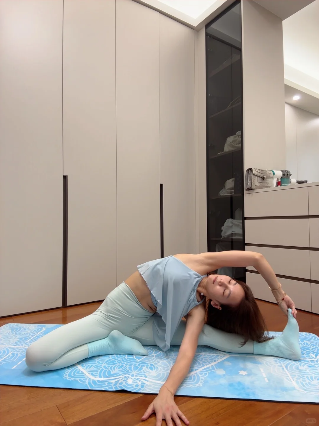 瑜伽服穿搭——今天是蓝色心情???
