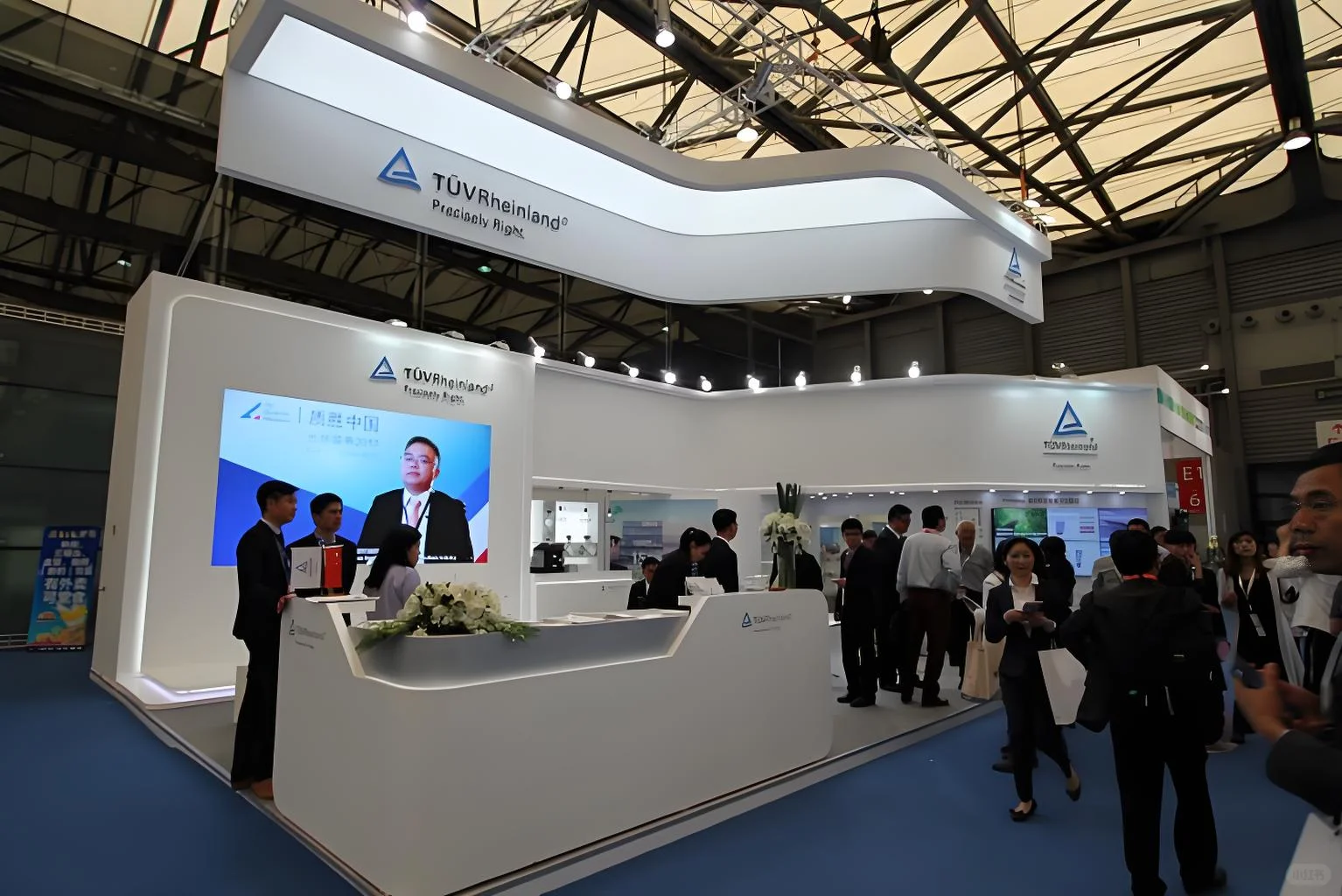 我们在美国汽配展的展台长这样