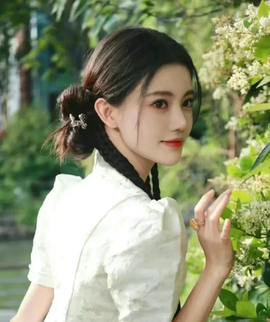 孙珍妮:从女团偶像到古装剧宠儿的华丽转身