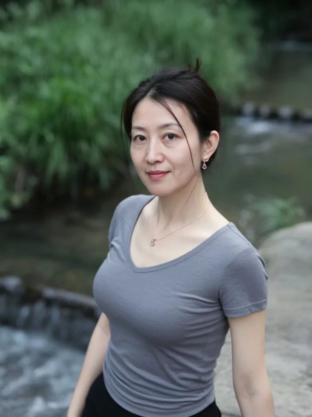 50岁的老阿姨，依然注重身材管理