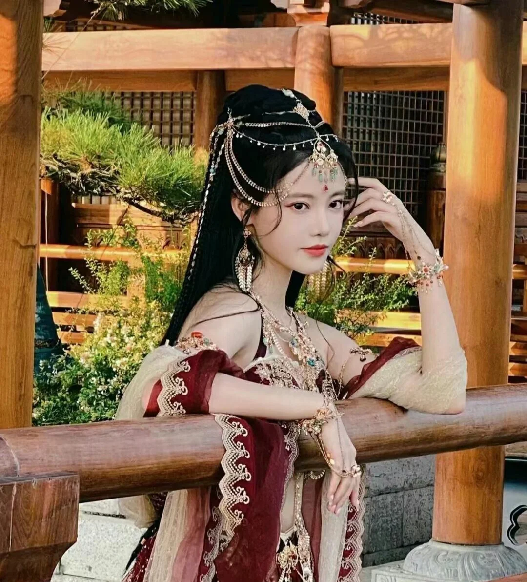 孙珍妮:从女团偶像到古装剧宠儿的华丽转身