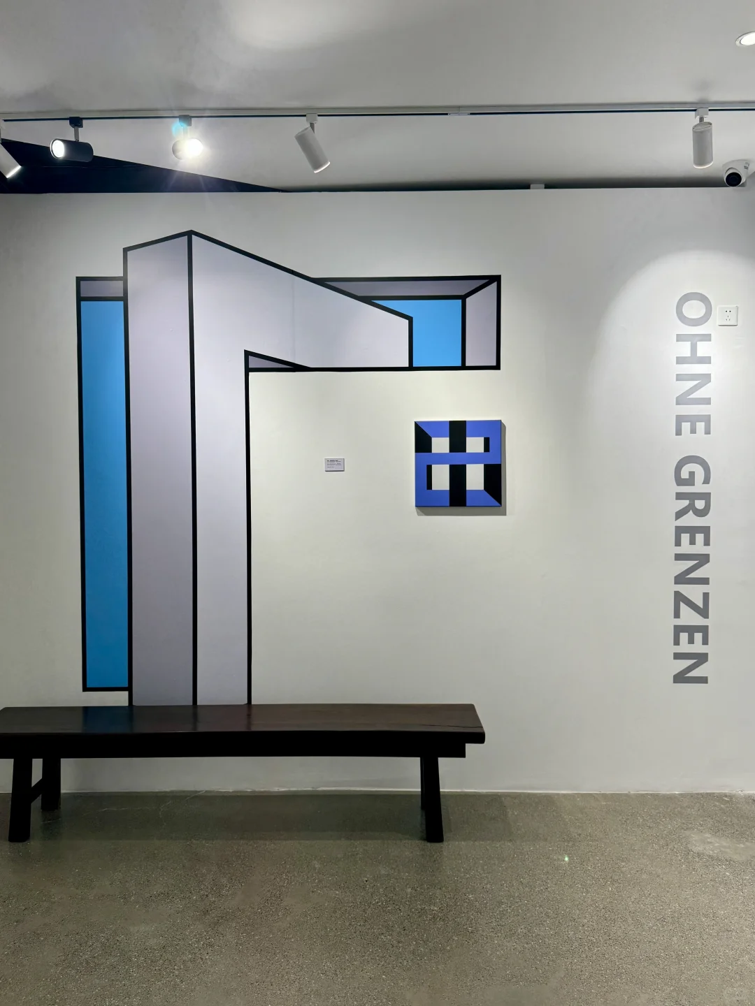 大连新展!!有种不在国内看展的格调。。。