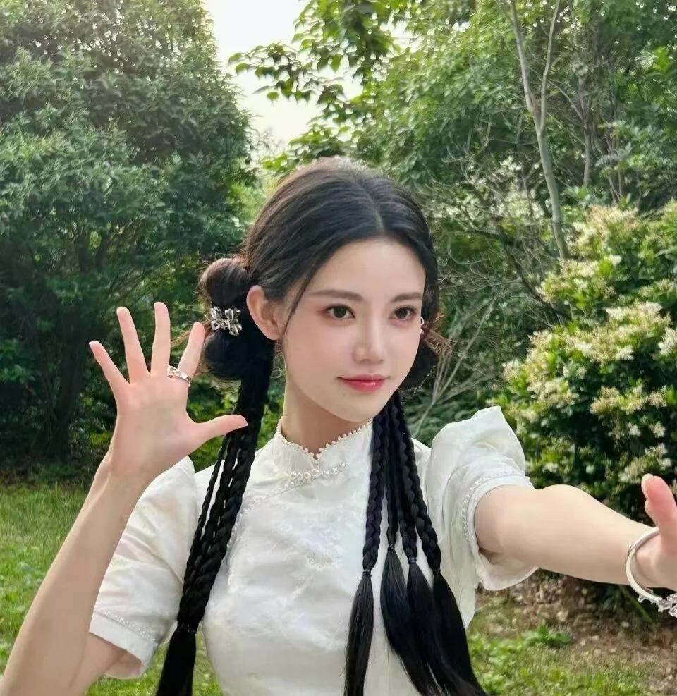 孙珍妮:从女团偶像到古装剧宠儿的华丽转身