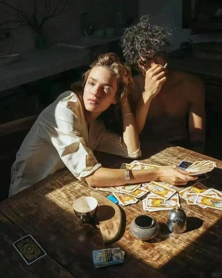 光影雕琢的女性魅力:摄影师阿莱西奥·阿尔比