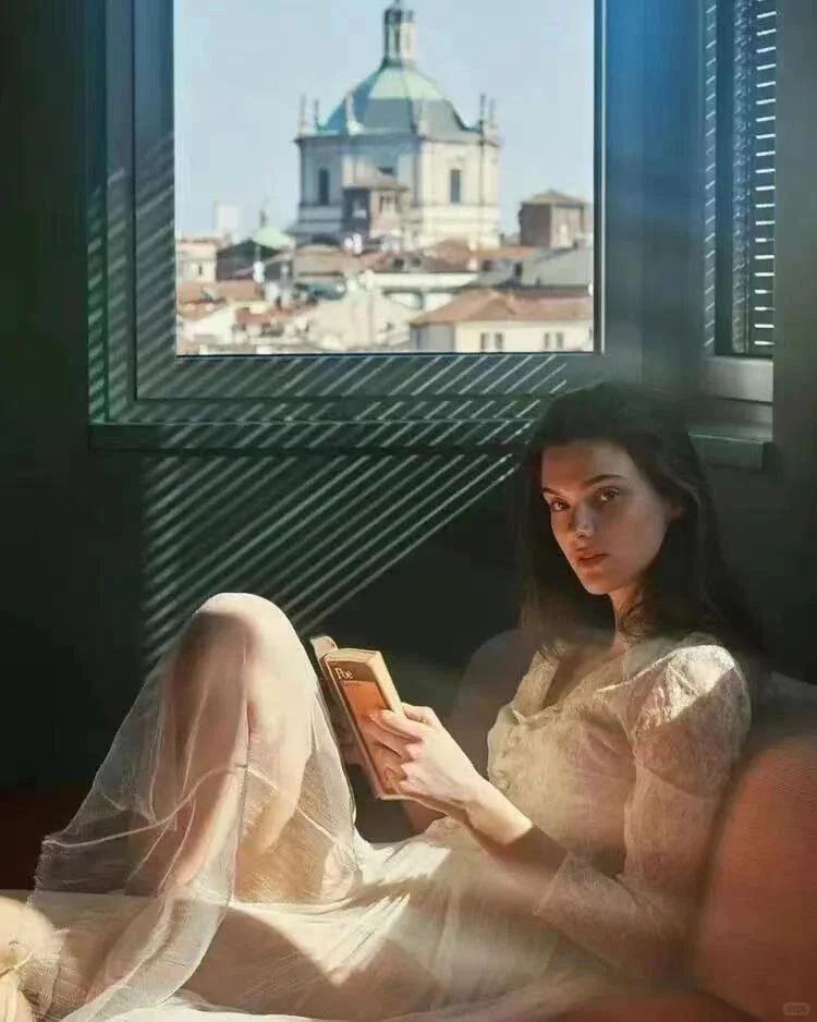 光影雕琢的女性魅力:摄影师阿莱西奥·阿尔比