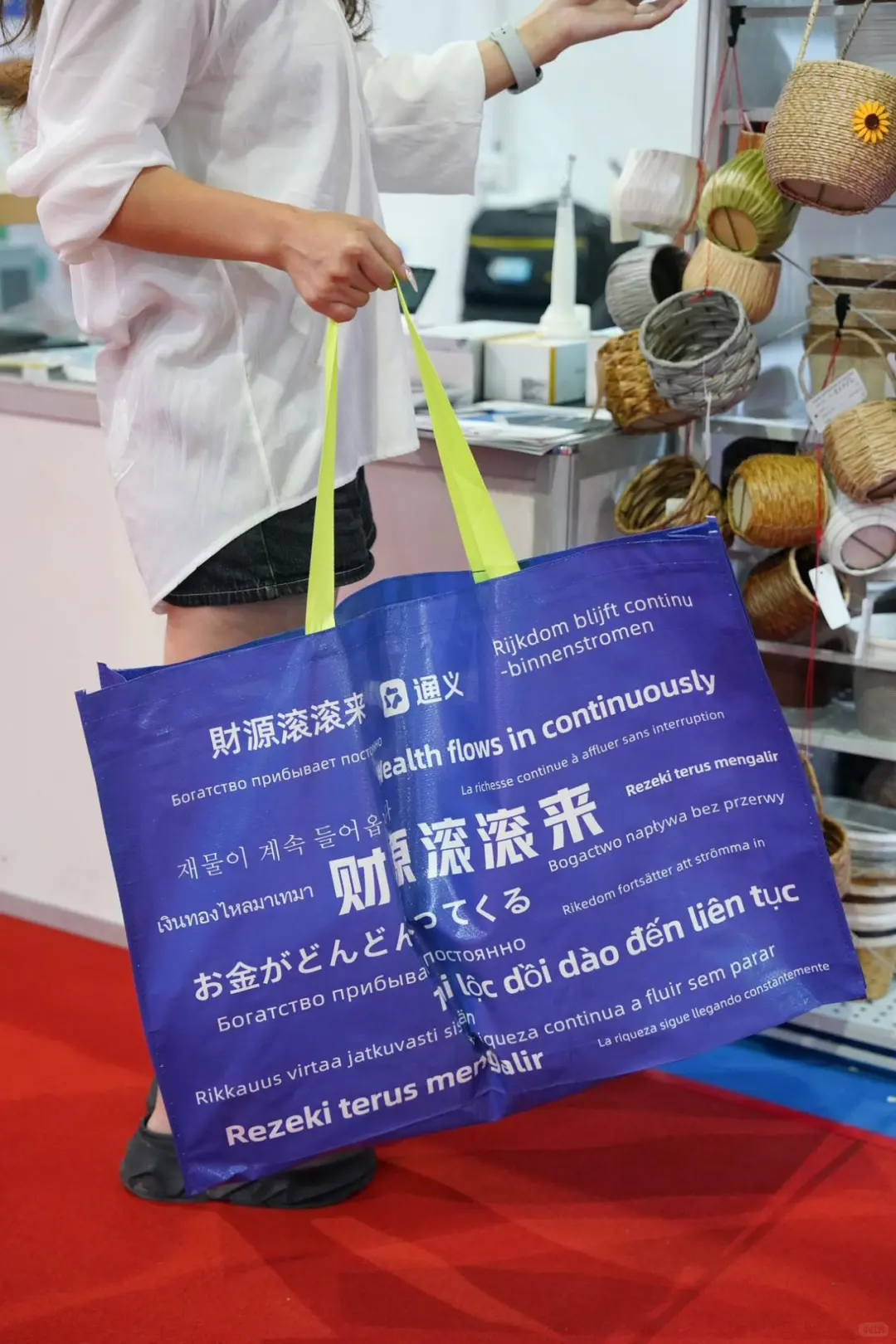 不会外语也能轻松解锁义乌国际电子博览会!