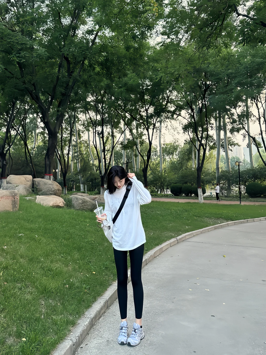 短发｜瑜伽裤女孩?
