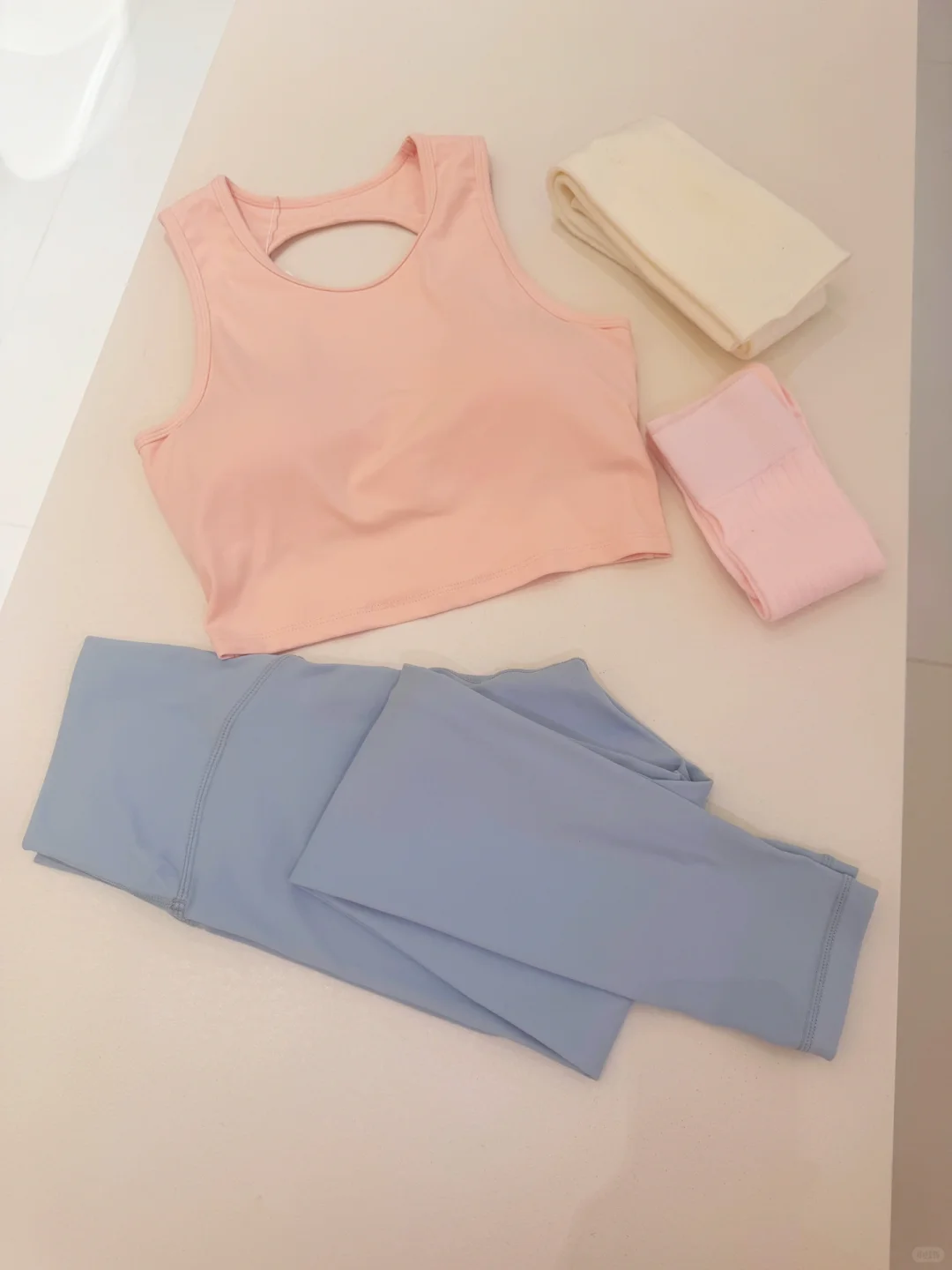 Ootd｜九套瑜伽服 粉白色芭蕾风好好看～