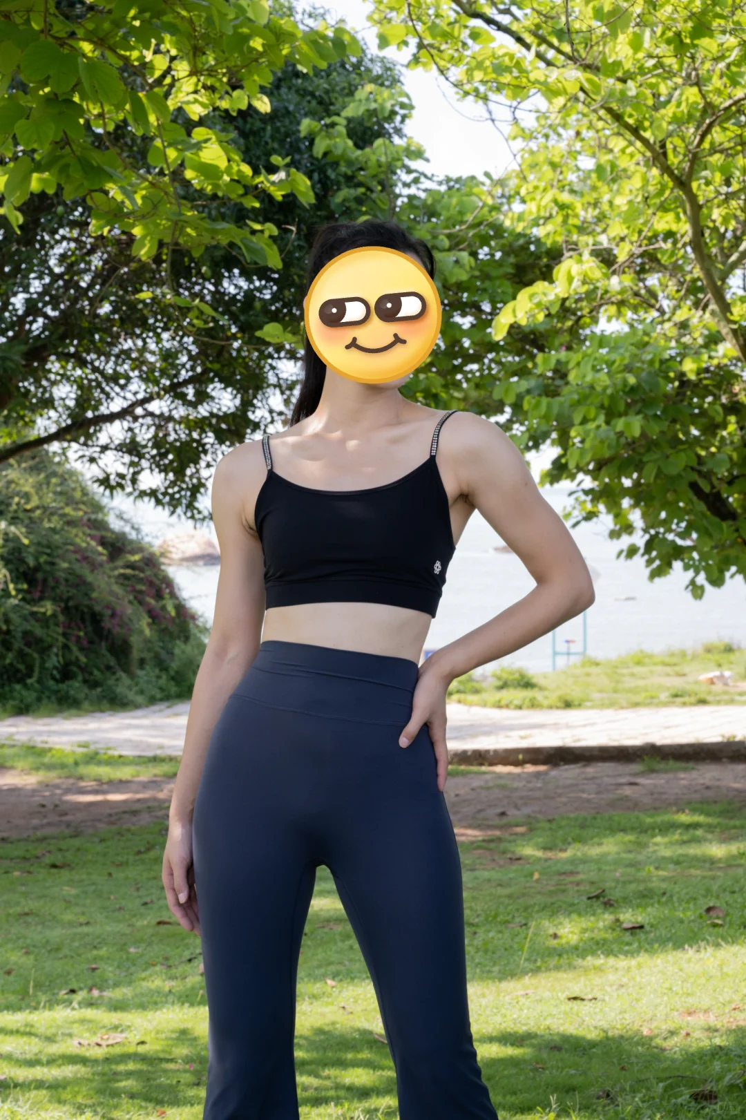 这套瑜伽服穿上就不想脱
