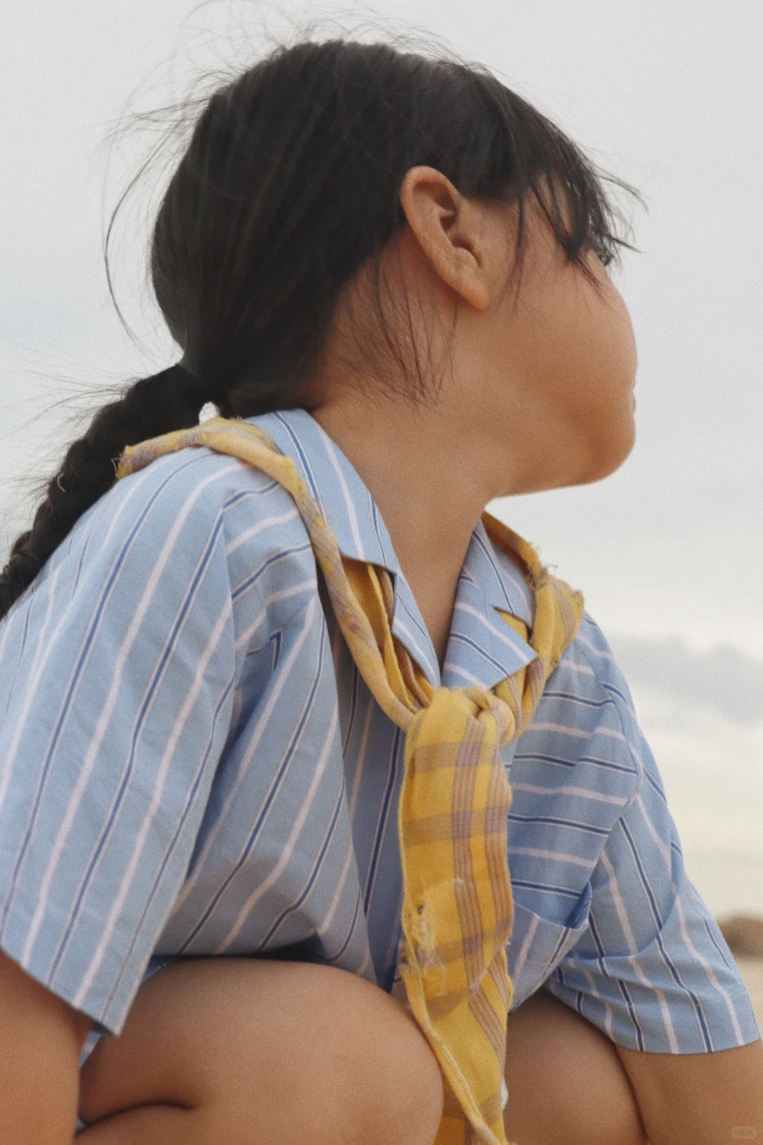 阴天☁️去海边的快乐女孩??