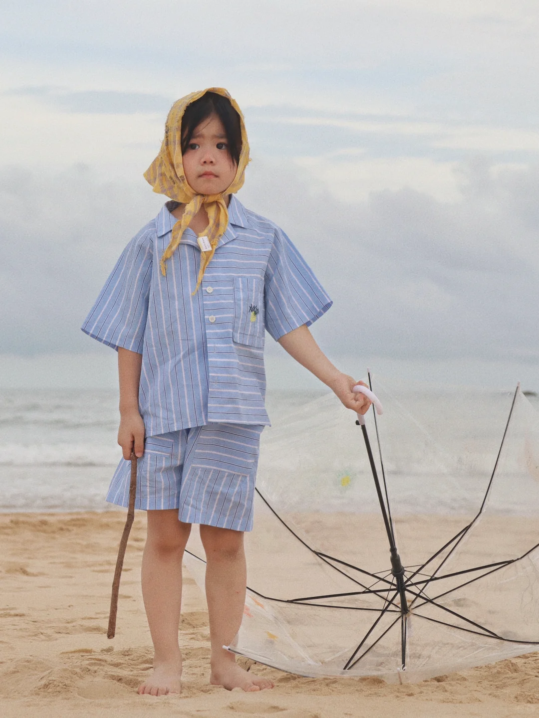 阴天☁️去海边的快乐女孩??
