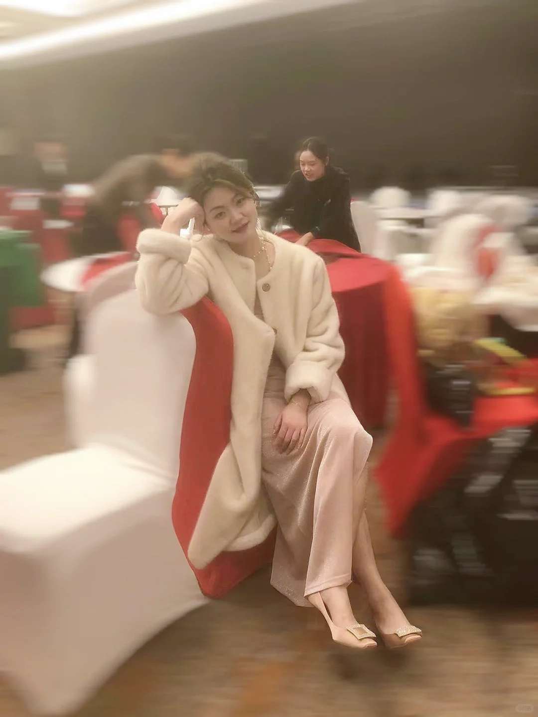 买了20件最后留下的一件年会战袍