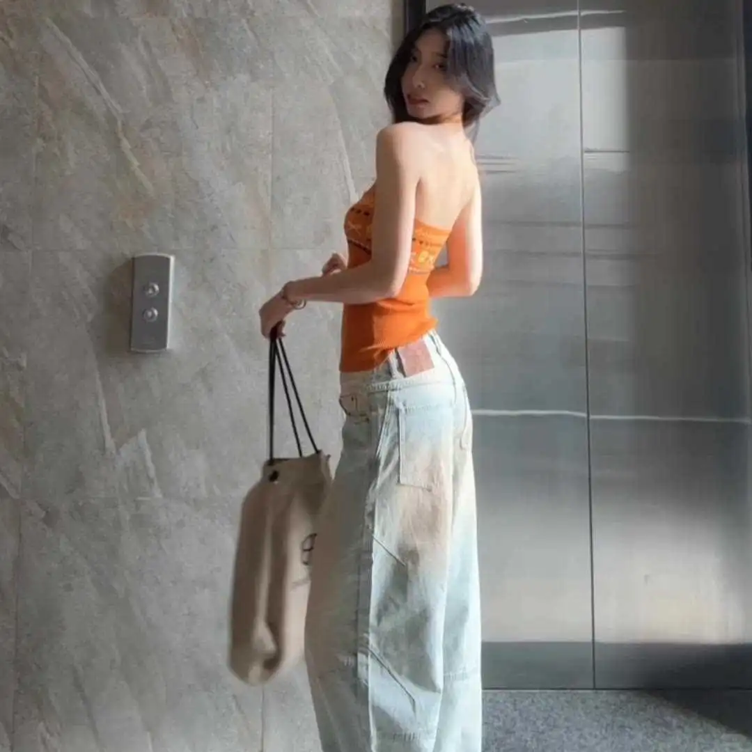 甜辣妹必备！花朵蕾丝两穿裹胸背心?