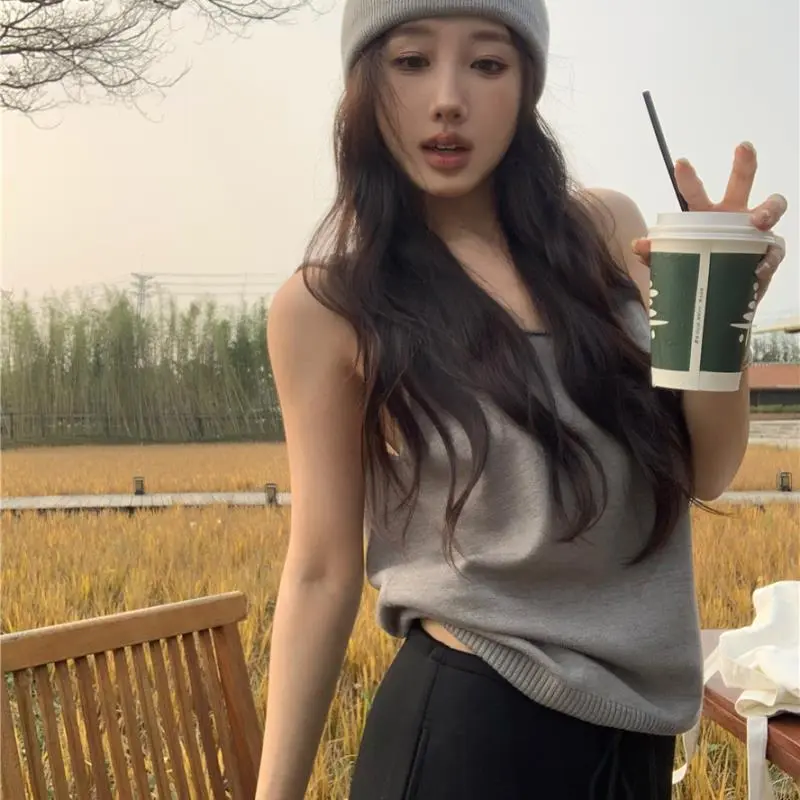 【夏季必备】灰色露背吊带 辣妹修身?