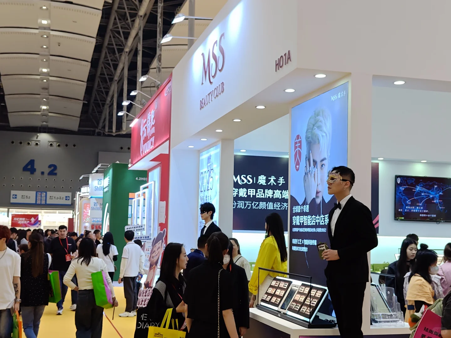 逛展美博会选品，腿走断的一天