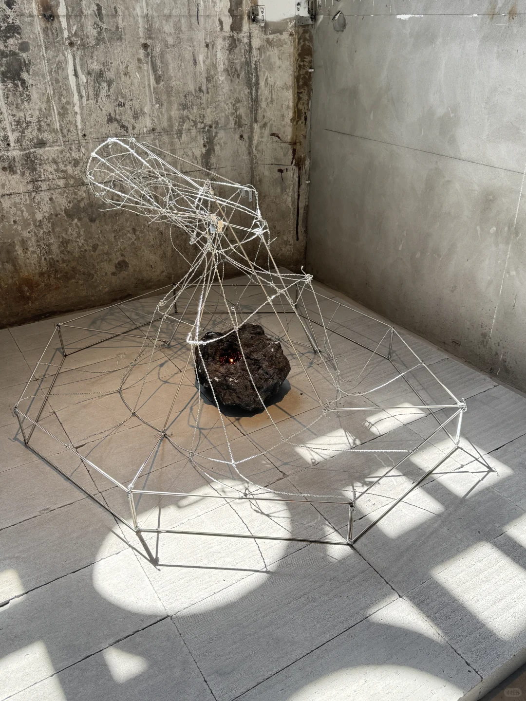 黑地|小而美的展