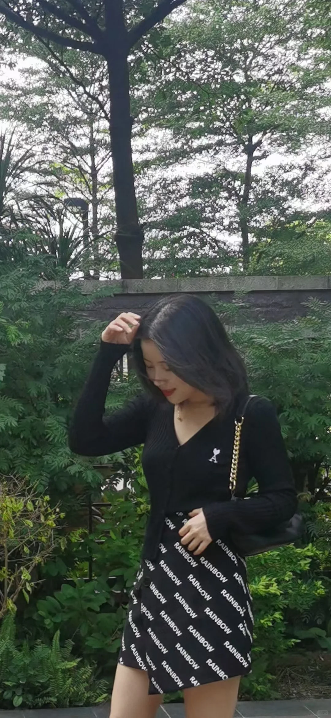 中年少女，俏皮人妻。