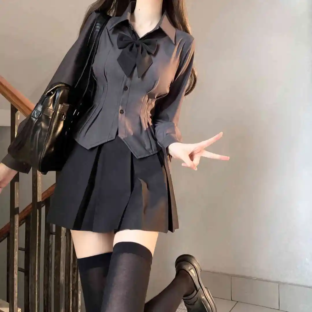 白色弹力显瘦jk衬衫+灰色纯欲辣妹百褶裙内搭衬衣