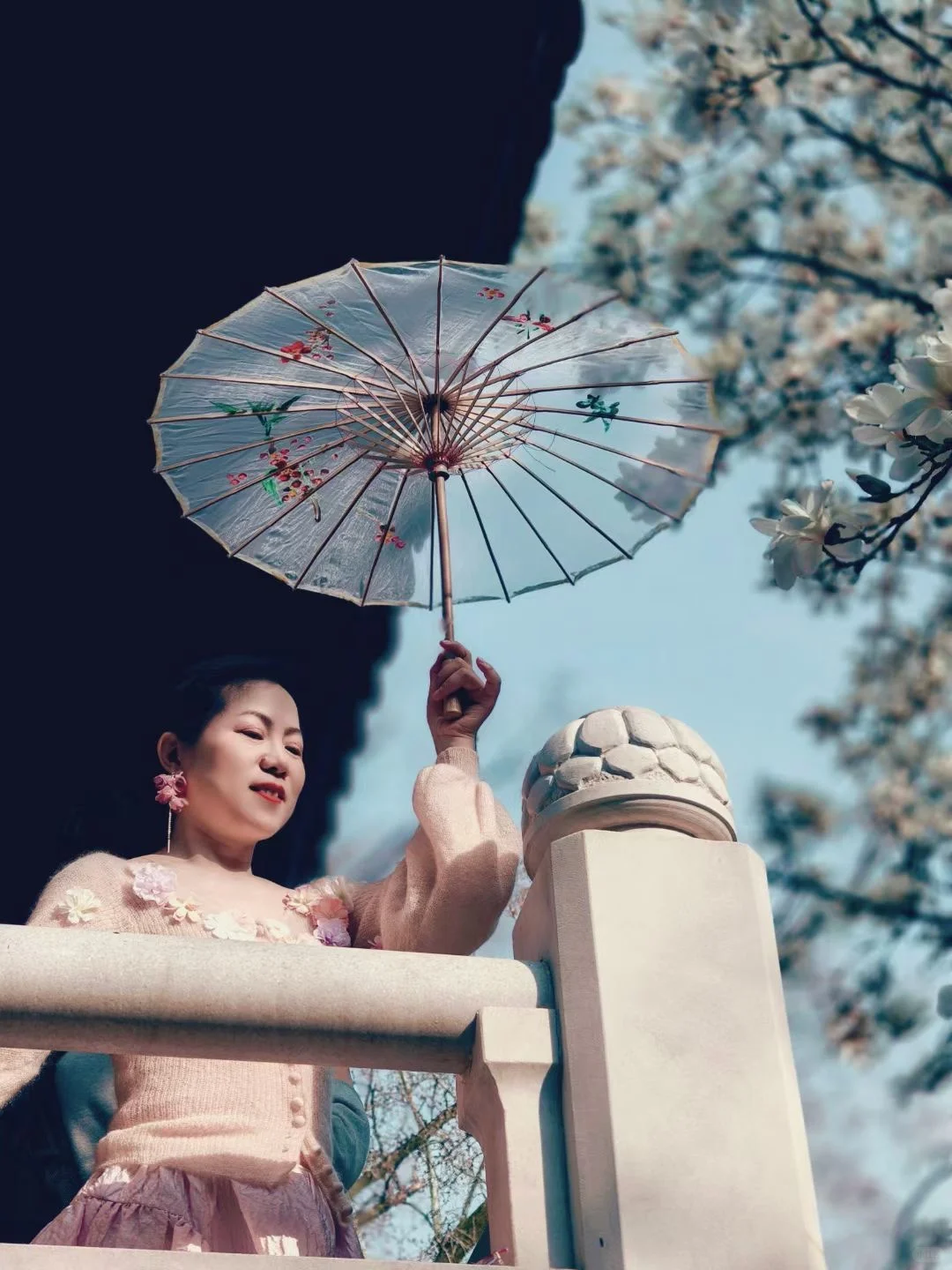 灵谷寺白玉兰写真/温柔的粉色系穿搭