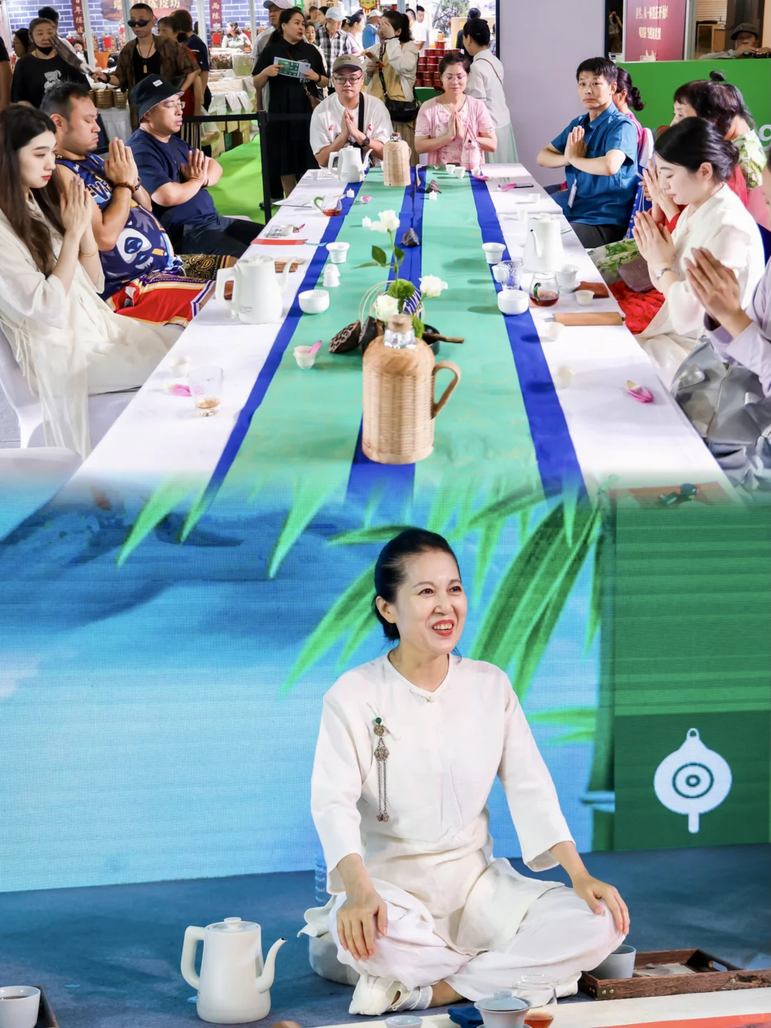 沈阳茶博会开展第一天。现场预计有10000人
